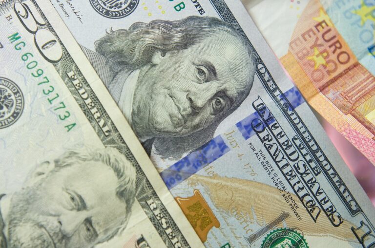 Dollar pasaydi: 31-iyul uchun valyutalar kursi e’lon qilindi