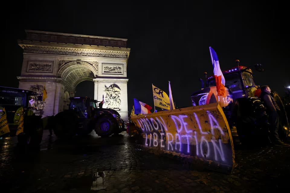French Farmers Stage Paris Protests Against EU-Mercosur Trade Pact