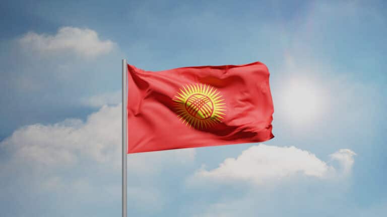 Вице-премьер Кыргызстана предложил пересмотреть безвиз для американцев