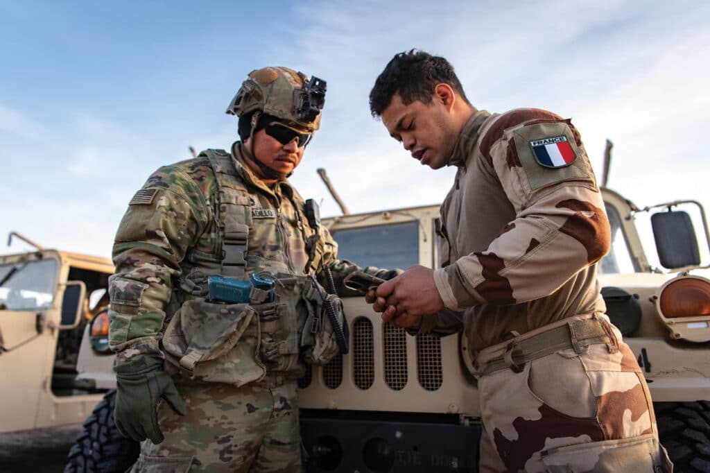 Fransiyada muxolifat NATOdan chiqishni taklif qildi