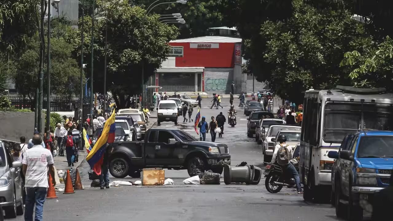 AQSh fuqarolarini Venesuelani zudlik bilan tark etishga chaqirdi