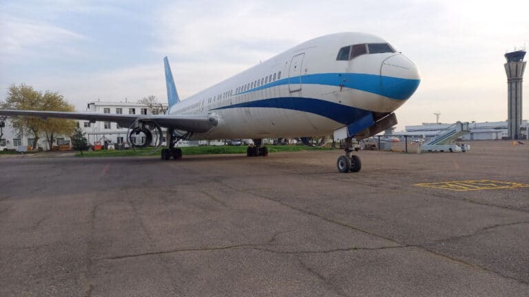 Boeing 767-300 за 3 трлн сумов выставили на аукцион в Узбекистане