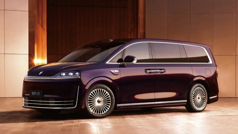 Zeekr 009’ga yangi raqobatchi paydo bo‘ldi — Luxeed V9