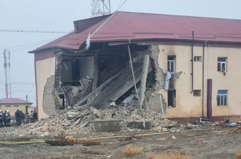 Двое пострадали при взрыве газа в Бухарской области