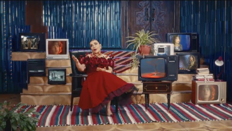 Клип Юлдуз Усмановой и Хамдама Собирова набрал более 500 тыс. просмотров за сутки