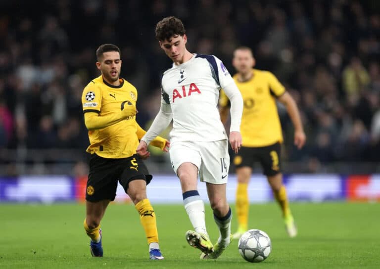 Лондонский напор и красная карточка: Тоттенхэм сломал Боруссию дома
