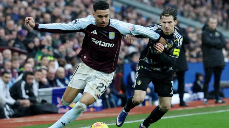 Астон Вилла спаслась в концовке: Абрахам лишил Лидс победы