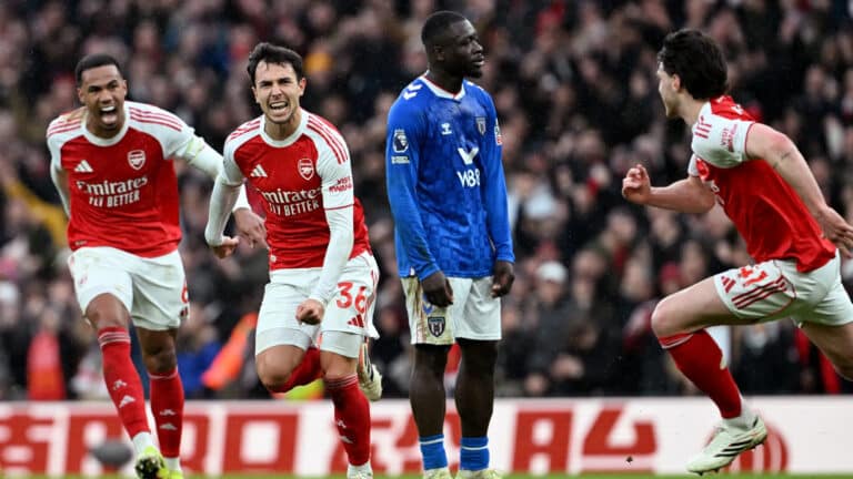 Арсенал спокойно разобрался с Сандерлендом и укрепил лидерство в АПЛ