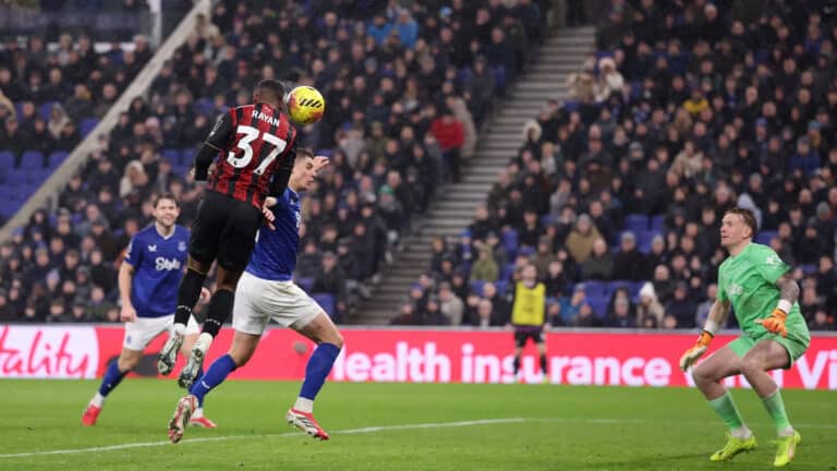 Борнмут перевернул матч с Эвертоном и увез победу из Ливерпуля