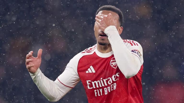 Арсенал упустил победу на 96-й: автогол Калафьори спас Вулверхэмптон