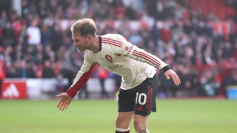 Мак Аллистер вырвал победу: Ливерпуль дожал Ноттингем Форест после VAR-драмы