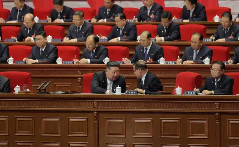 Ким Чен Ын вновь возглавил Трудовую партию КНДР