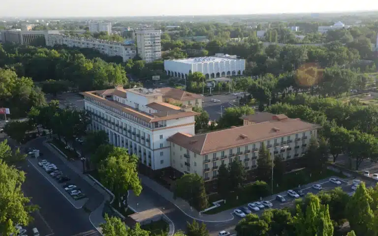 Хокимият: бывшую гостинцу «Ташкент» сносить не будут