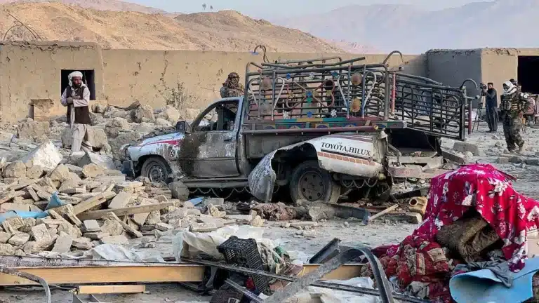 Afghanistan and Pakistan in Open War as Pakistan Bombs Kabul