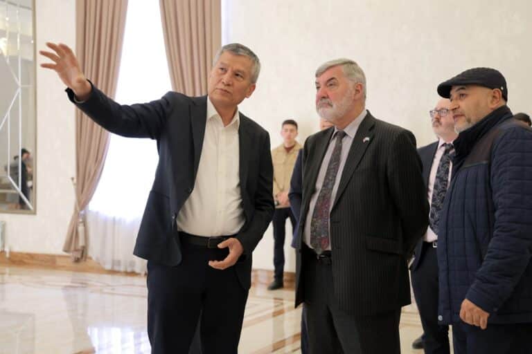 Uzbekistan’s AMMC Considers London Bond Debut Amid UK Cooperation Talks
