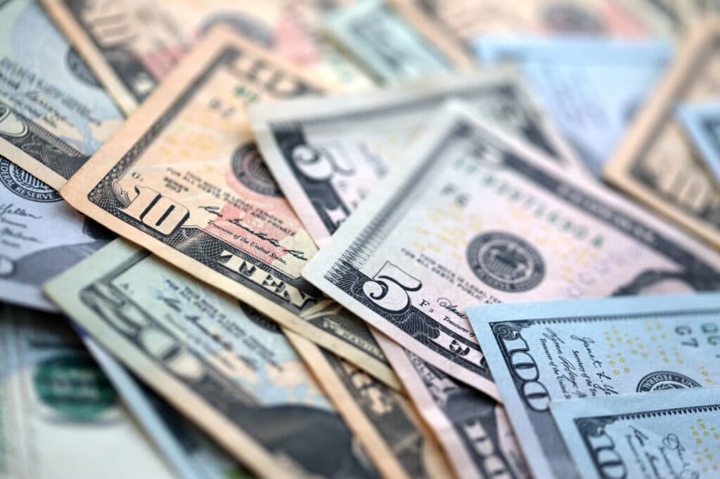 24-fevral uchun valyutalar kursi e’lon qilindi