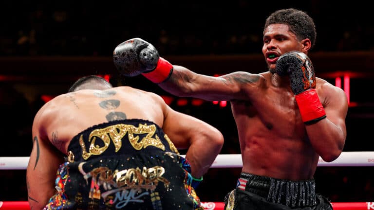 Стивенсон отбрал чемпионский пояс WBO у Лопеса решением судей