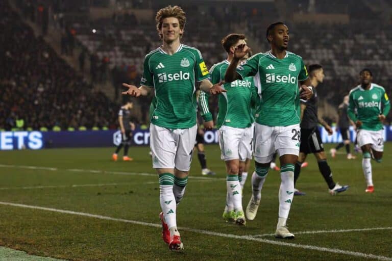 Ньюкасл устроил шторм в Баку: Карабах развалился под покером Гордона