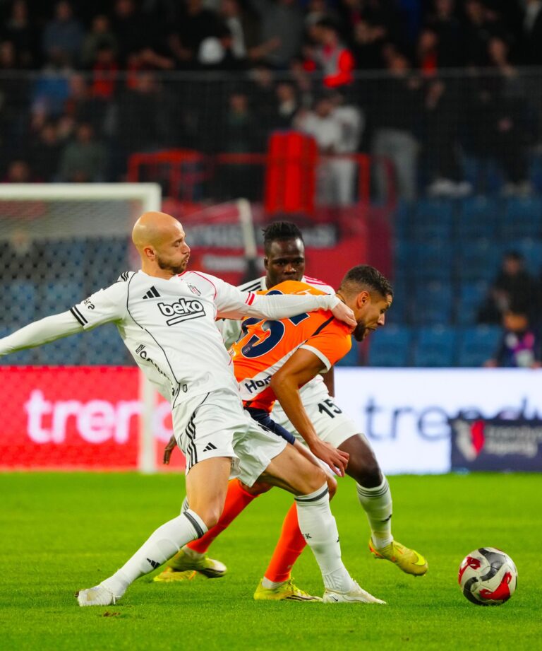 Удар в добавленное время — Шомуродов и Файзуллаев проиграли в драме против Бешикташа