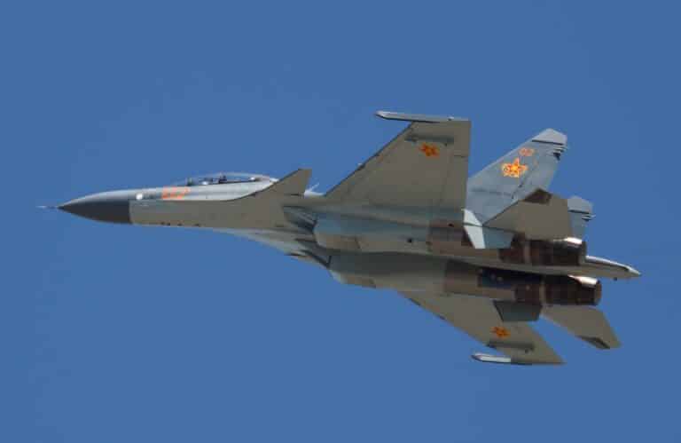 В Казахстане разбился истребитель Су-30СМ