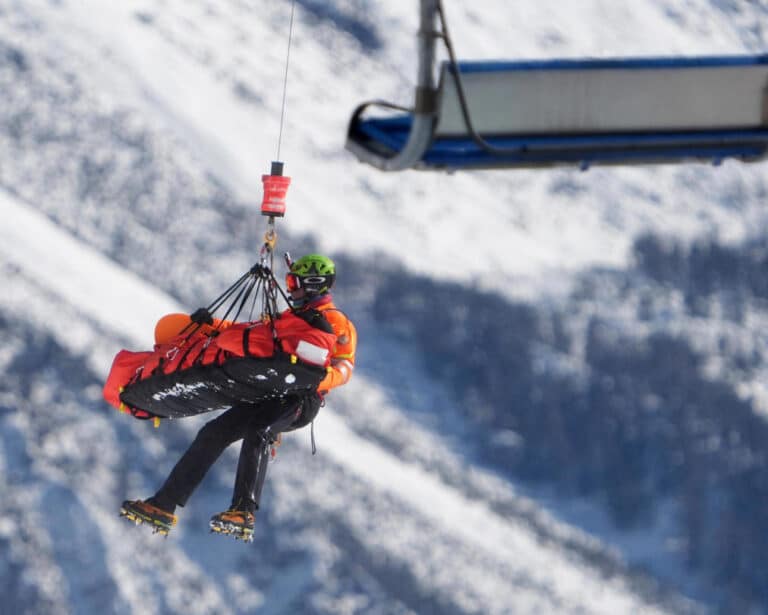 Lindsey Vonn Airlifted to Hospital after Crash in Olympic Downhill