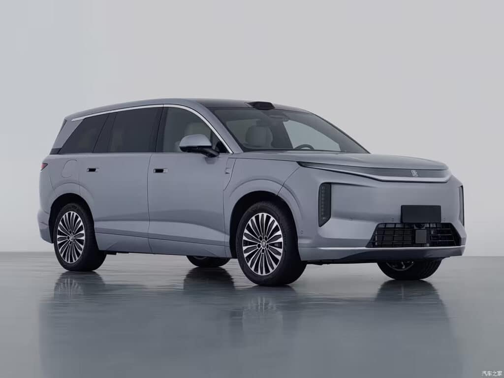 BYD Datang eng katta krossoverini namoyish etdi / Foto: XSATV