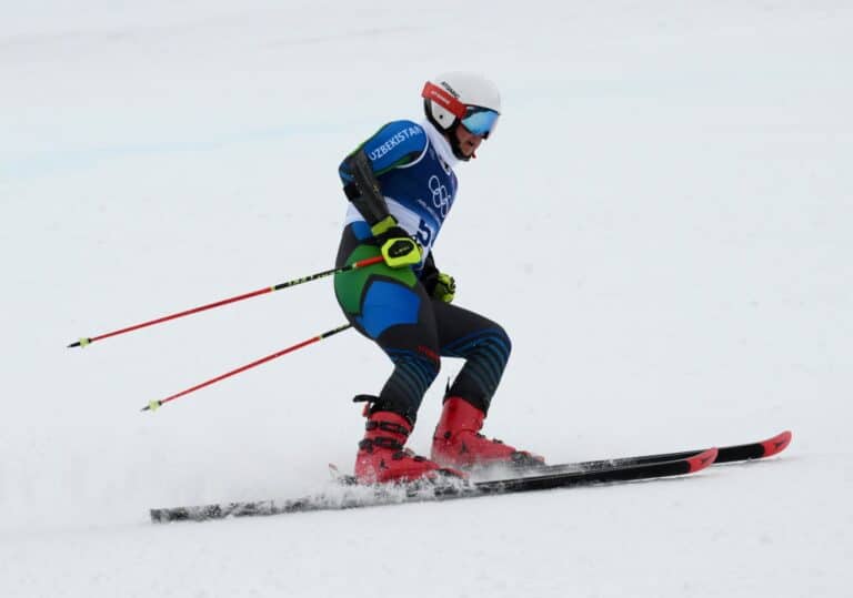 Олимпиада: Медет Назаров пока идет 35-м в соревнованиях по слалому