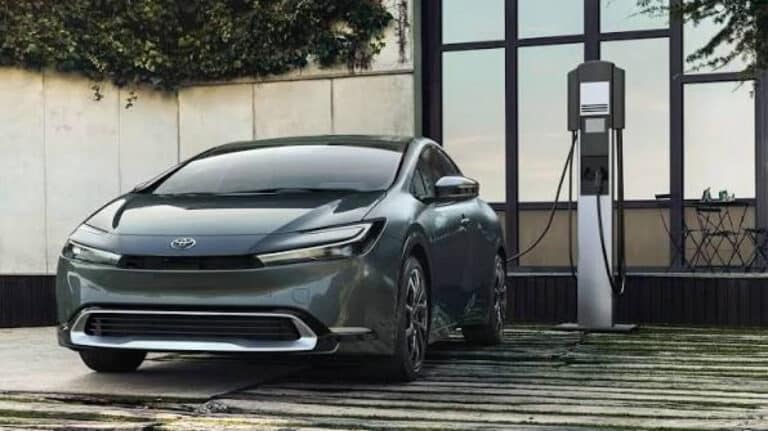 Plug-in gibridlar aytilganidan 4 baravar ko‘p yonilg‘i sarflashi aniqlandi