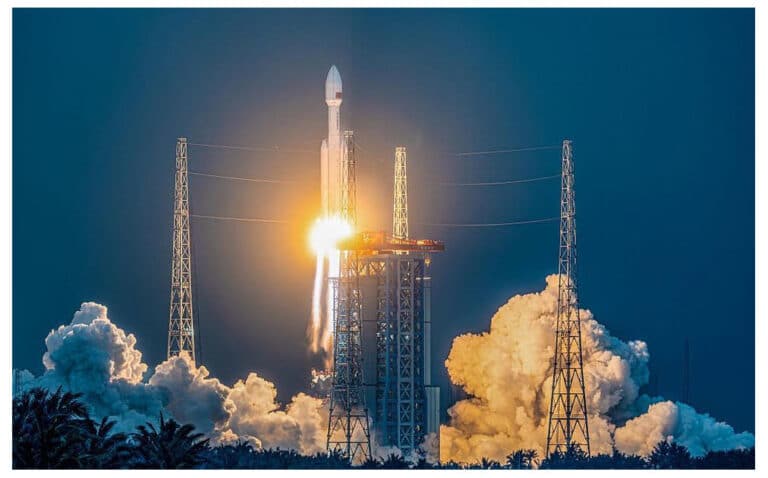 Chinese Rocket Splashes Down in South Pacific after UK Emergency Preparations