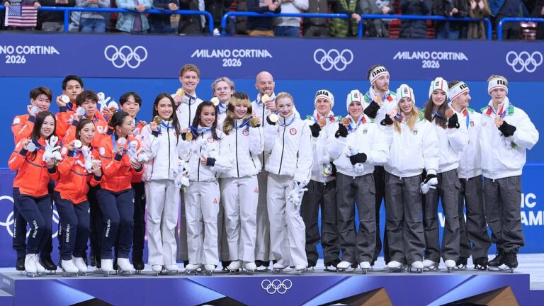 Японские фигуристы пожаловались на плохое качество подиума на Олимпиаде