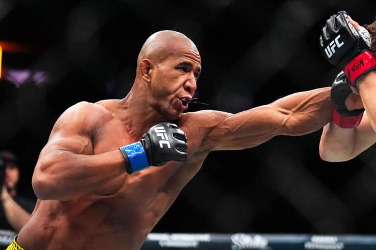 Грегори Родригес нокаутировал Брунно Феррейру на UFC 326