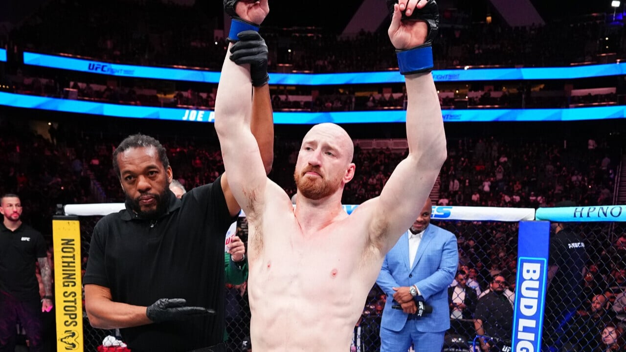 Джо Пайфер отправил в нокаут Исраэля Адесанью на UFC Fight Night 271
