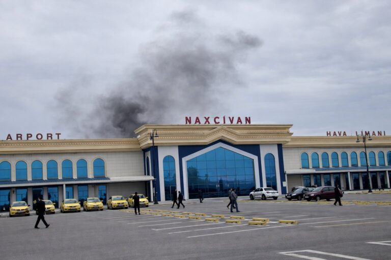 Eron droni Ozarbayjon aeroportiga quladi