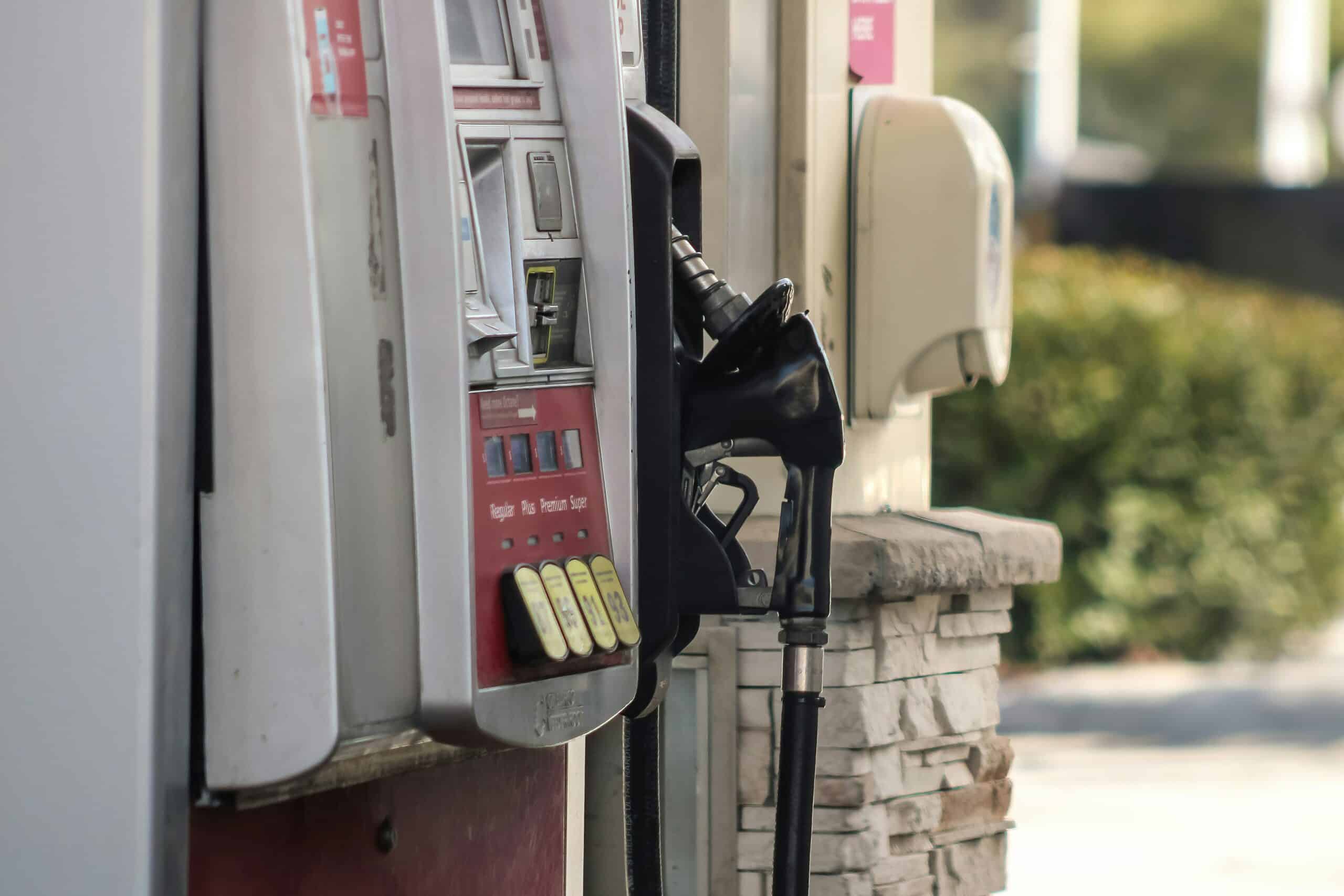 U.S. Allows Limited Purchases of Sanctioned Russian Oil to Stabilise Markets