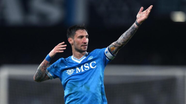 Наполи дожал Лечче после провала в дебюте — Политано принес победу