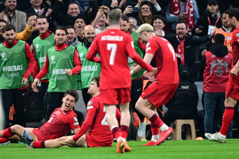 Турция дожала Румынию: победный гол Кадыоглу решил матч отбора