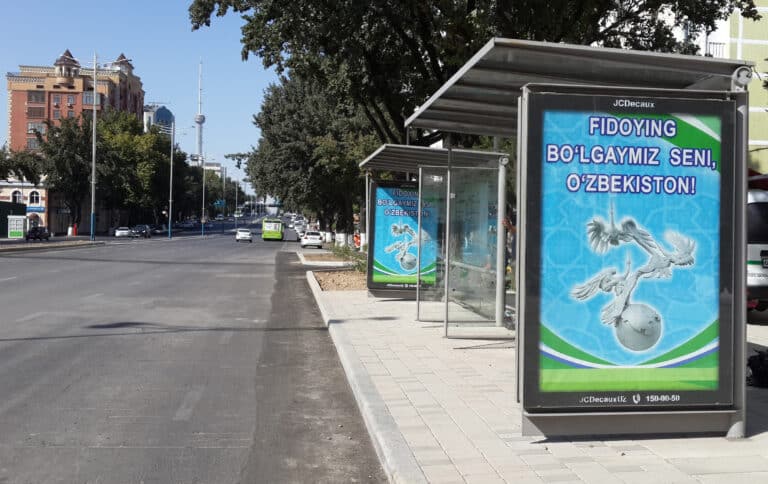 В Ташкенте из 360 остановок 110 оказались заняты магазинами