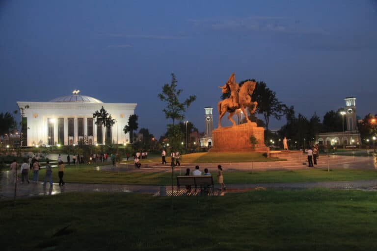 В Ташкенте временно закроют центральную площадь Амира Темура