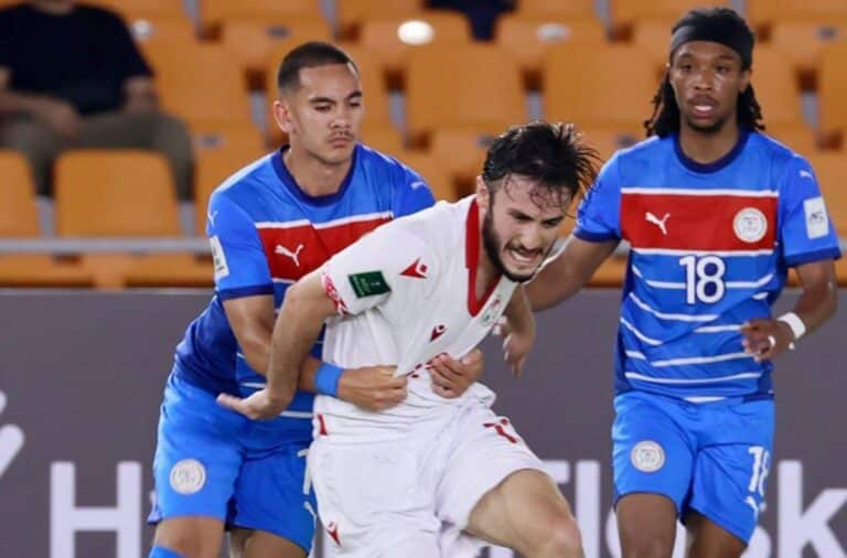 Таджикистан сыграл вничью с Филиппинами и вышел с первого места