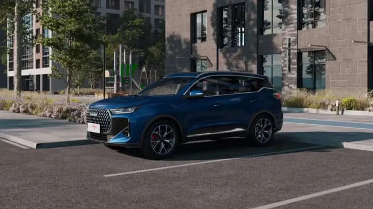 Tenet T7 va T8 krossoverlari ikki zavodda ishlab chiqariladi