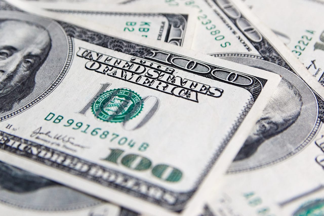 Dollar hafta davomida qanday o‘zgarish ko‘rsatdi