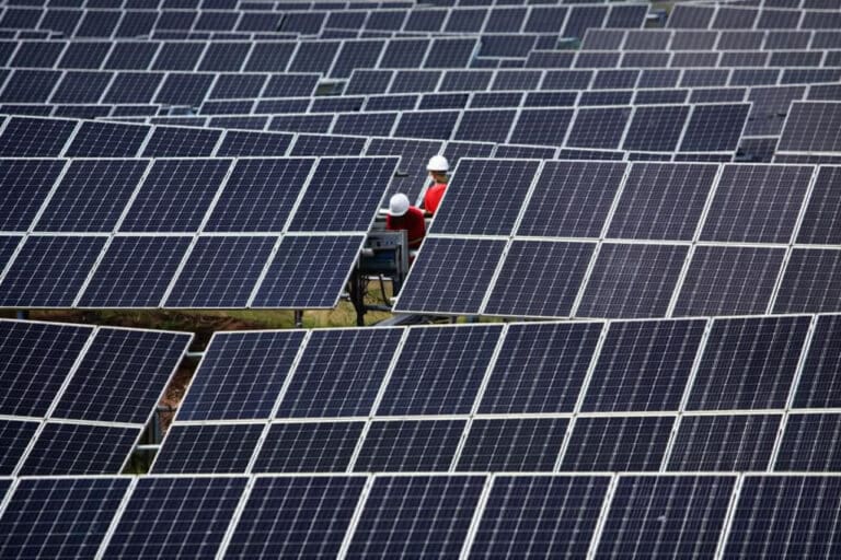 Samarqandda Toshkent va vodiyni elektr bilan ta’minlaydigan quyosh stansiyasi qurilmoqda