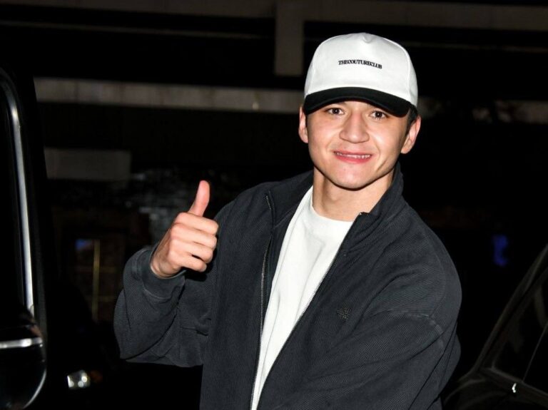 Хусанов прилетел в Ташкент для участия в турнире FIFA Series  — видео