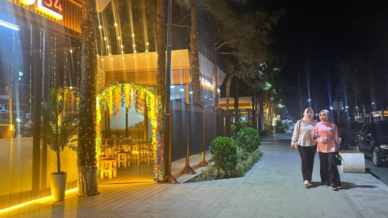 От заката до рассвета: круглосуточные гастроулицы заработали в Андижане — фоторепортаж