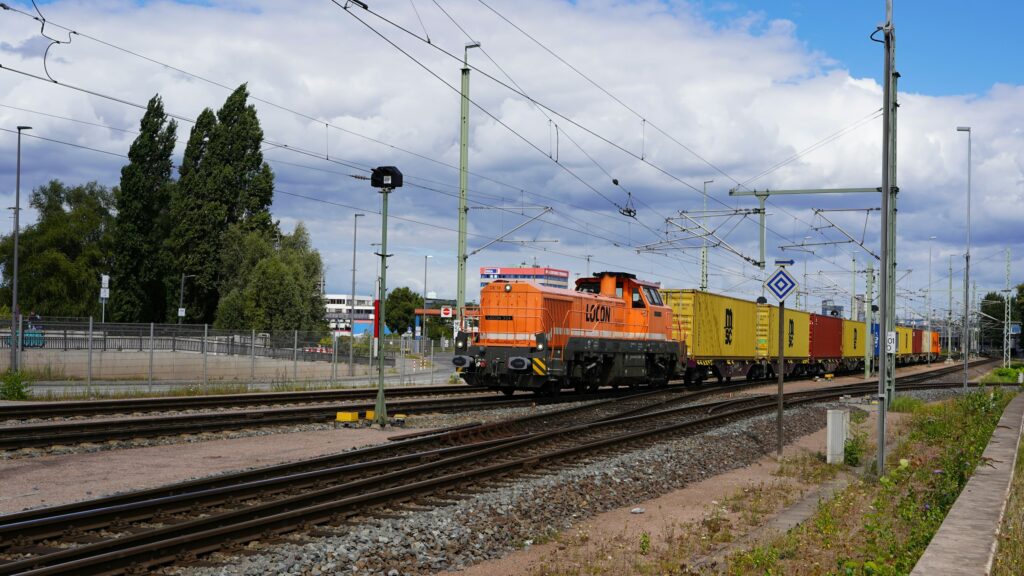 Объем контейнерных перевозок в Узбекистане достиг 100 тыс. ДФЭ в 2025 году