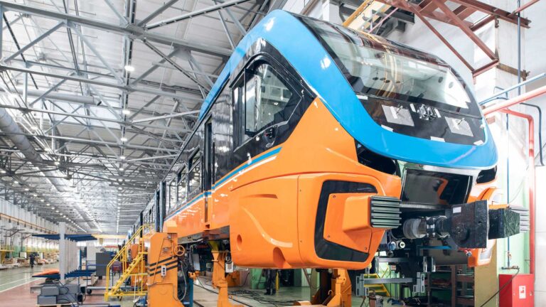 Третий поезд на подходе: какие планы у «Трансмашхолдинга» в Узбекистане