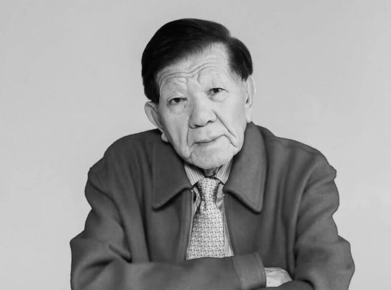 Ушел из жизни казахстанский поэт Мухтар Шаханов