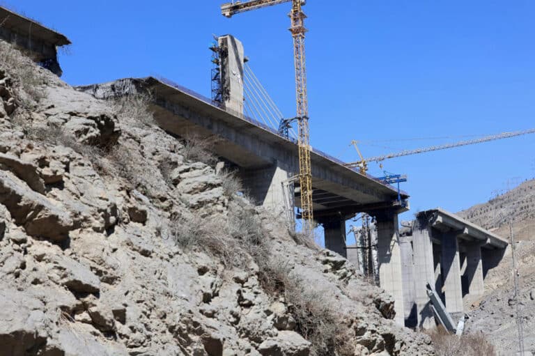 Iran Vows Retaliation After Deadly Strike on Karaj Bridge