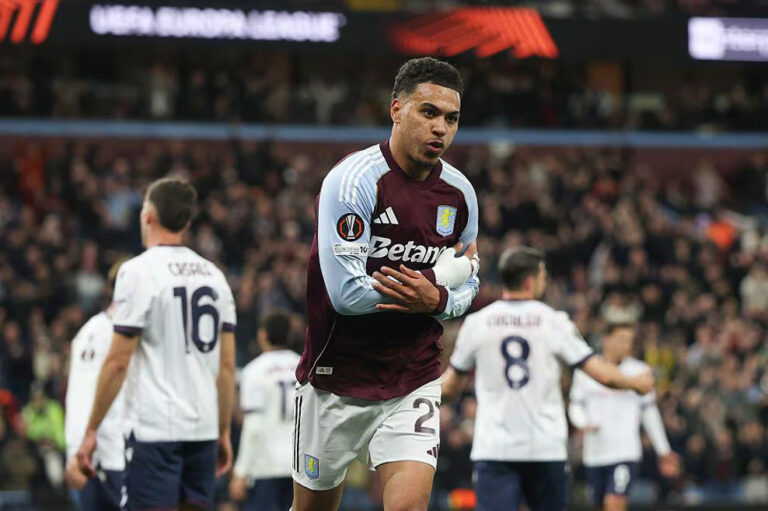 Астон Вилла разгромила Болонью и вышла в полуфинал