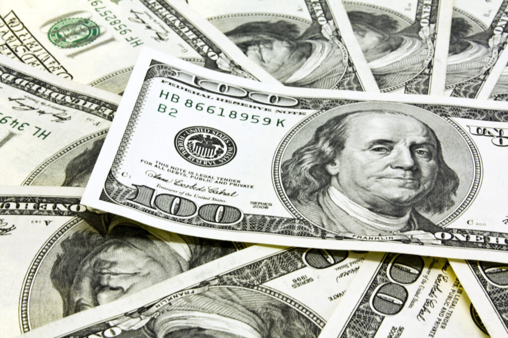 Dollar oshdi: 15-aprel uchun valyutalar kursi e’lon qilindi